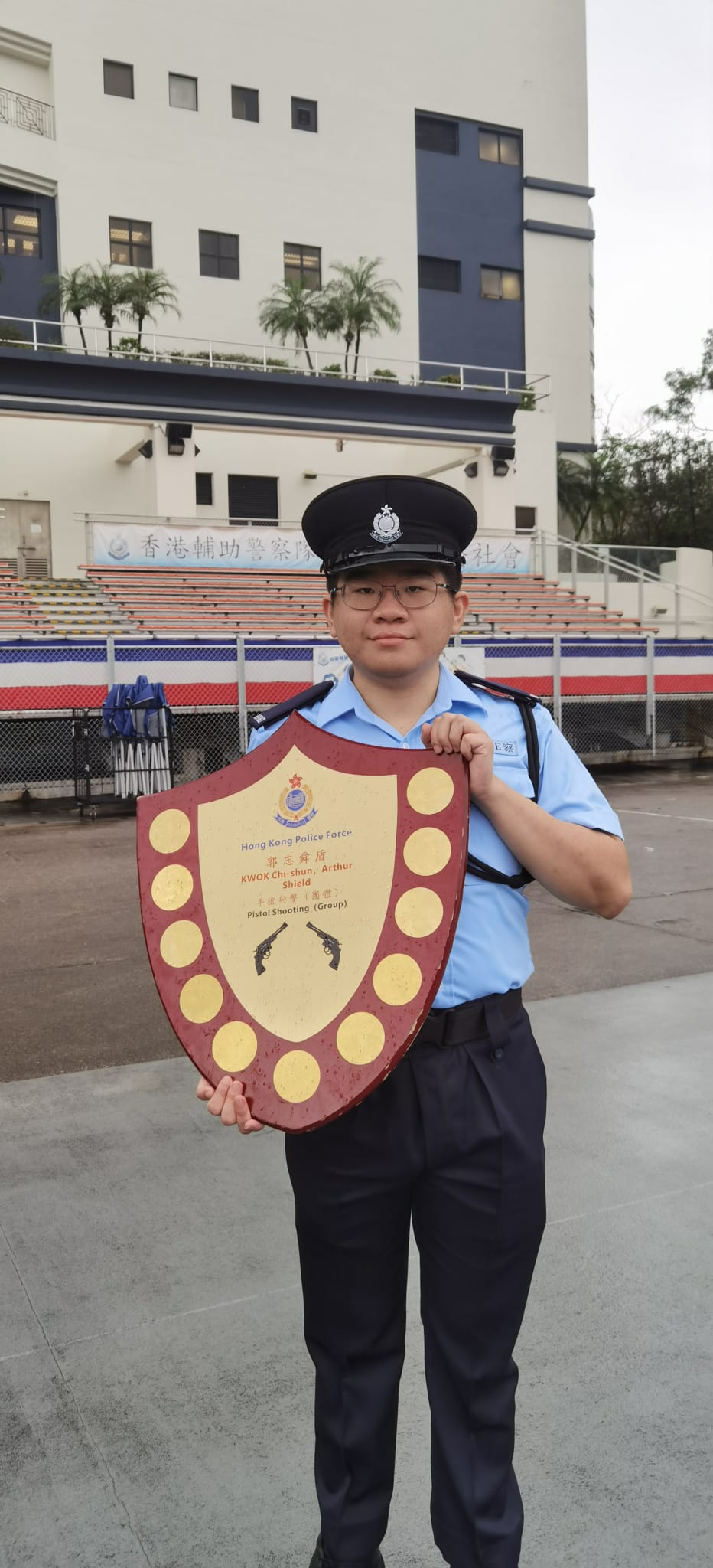 警隊「神槍手」俗稱「槍王」畢業於「香港科技專上書院(科專HKIT)〈警隊實務毅進文憑〉」課程