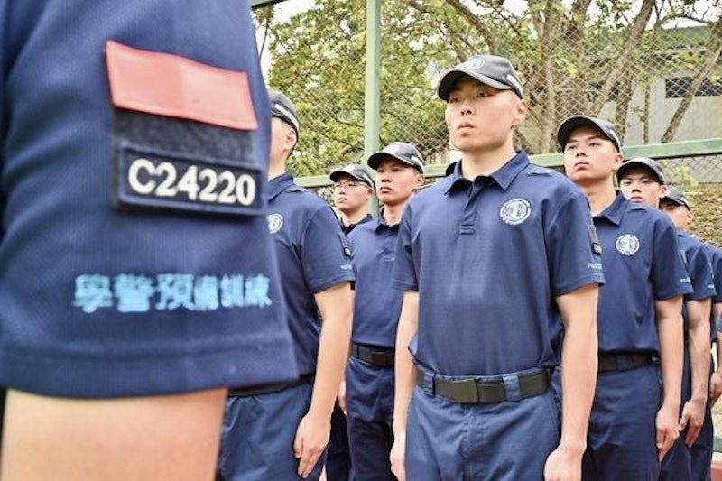 港產韓國OPPA修讀學警預備訓練課程 新一哥「地獄周」陪學員登山 | 香港01